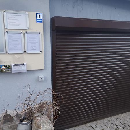 Pauls Hexenhaus Wohnung Hexe Mit Fahrrad Garage Und Innenhof Fuer Motorraeder Thale Exterior foto