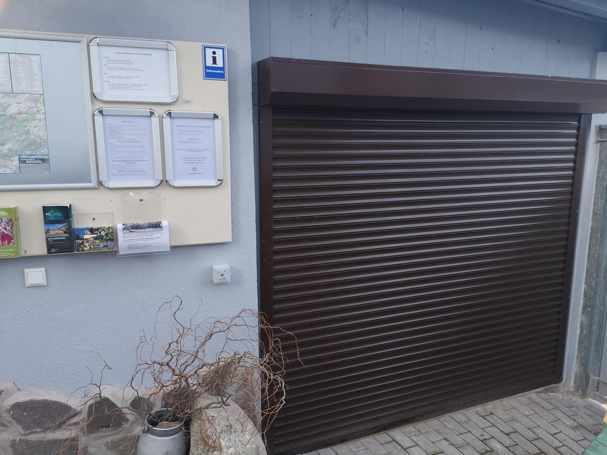 Pauls Hexenhaus Wohnung Hexe Mit Fahrrad Garage Und Innenhof Fuer Motorraeder Thale Exterior foto