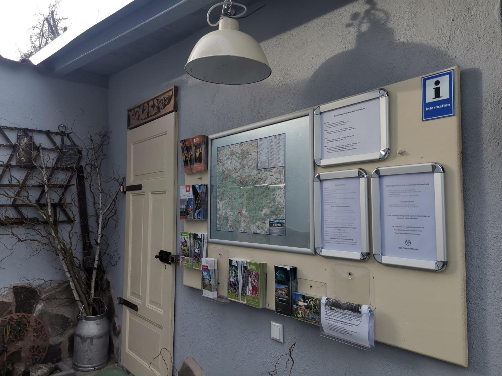 Pauls Hexenhaus Wohnung Hexe Mit Fahrrad Garage Und Innenhof Fuer Motorraeder Thale Exterior foto